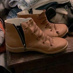 Side zipper ankle boots